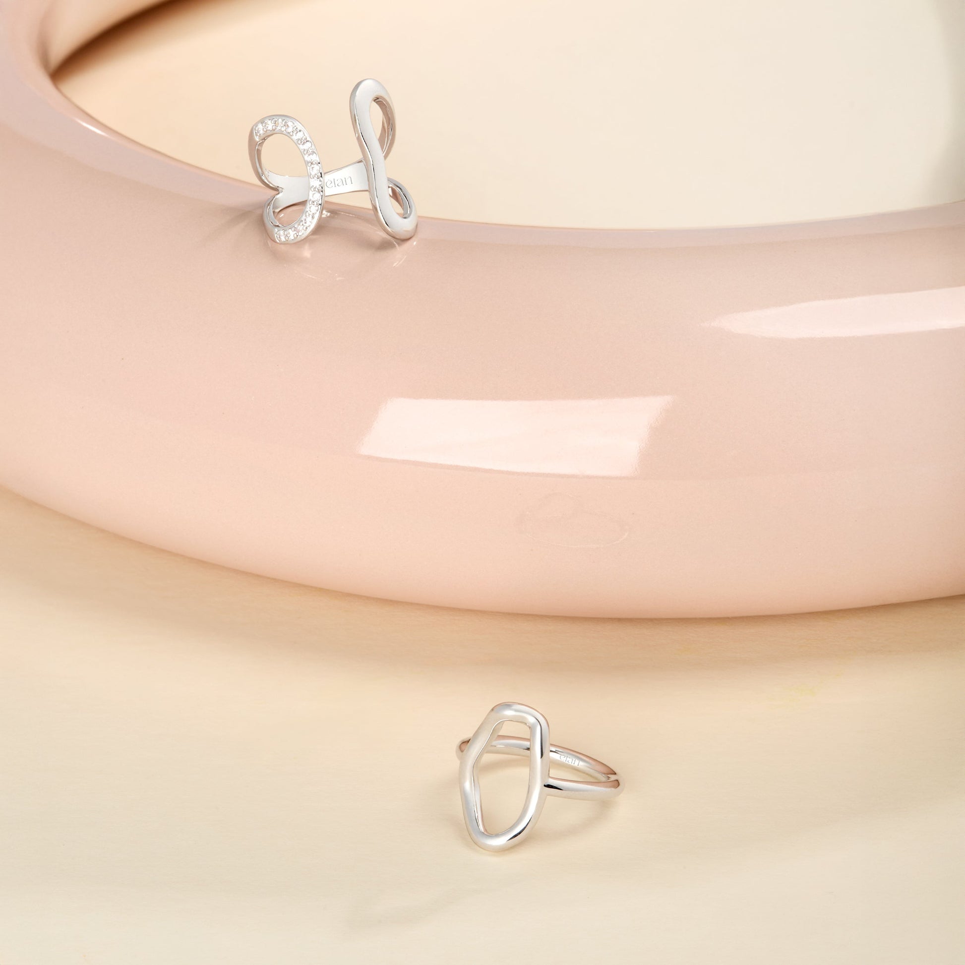 Paire de boucles Infini